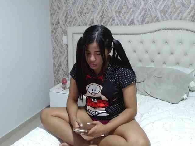 DarilysLatina webcam