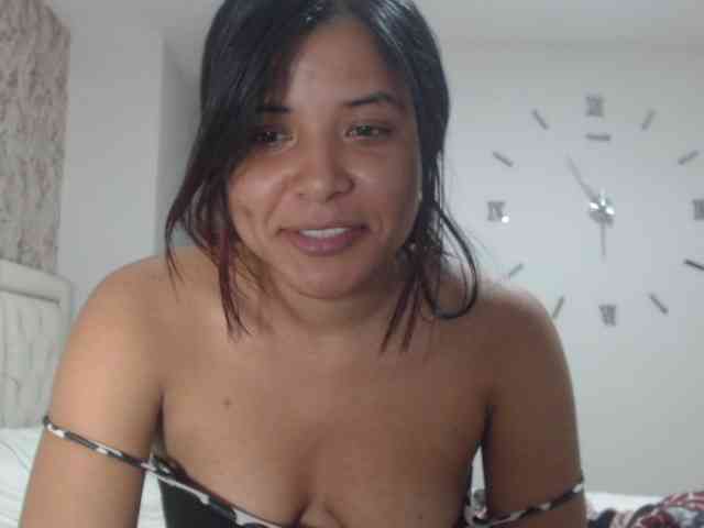 DarilysLatina webcam