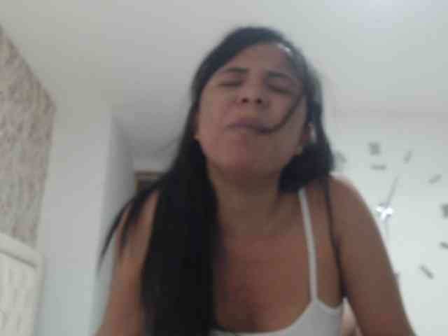 DarilysLatina webcam