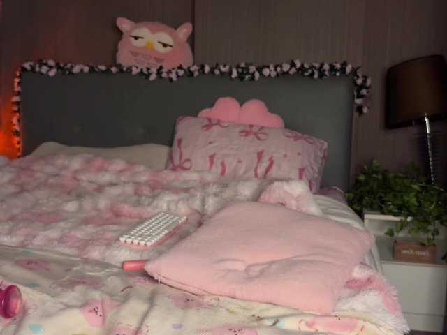 lizzyMeoww from BongaCams