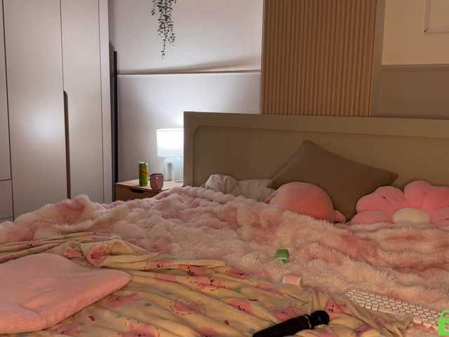 lizzyMeoww's BongaCams show and profile