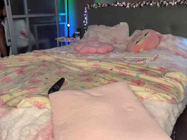 lizzyMeoww webcam