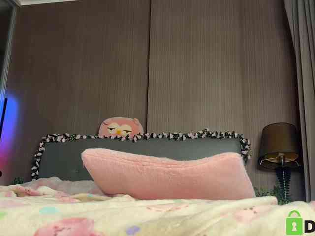 lizzyMeoww bongacams