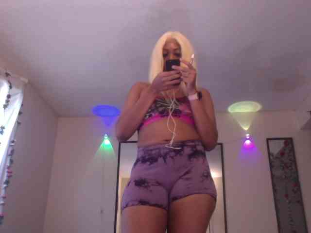 TheGirlNextDoor webcam