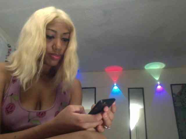TheGirlNextDoor webcam