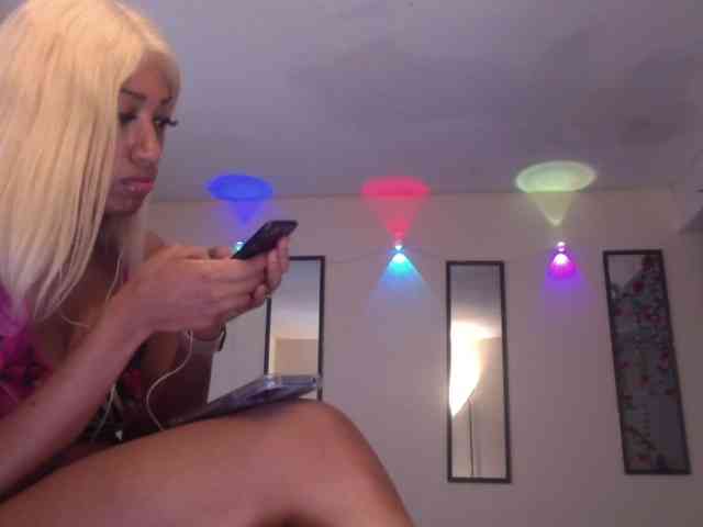 TheGirlNextDoor webcam