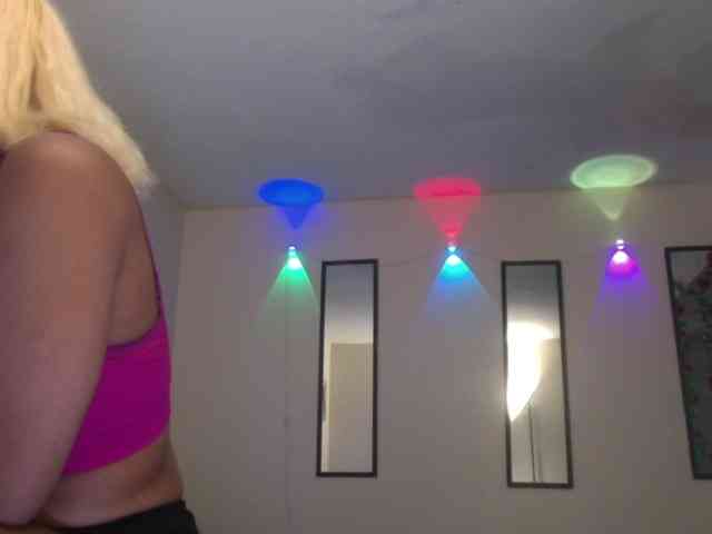TheGirlNextDoor webcam