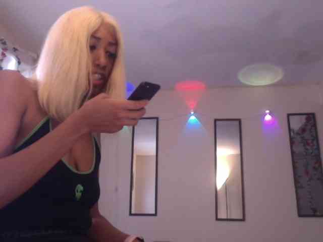 TheGirlNextDoor webcam