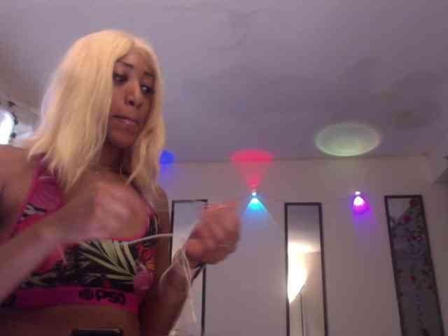 TheGirlNextDoor webcam