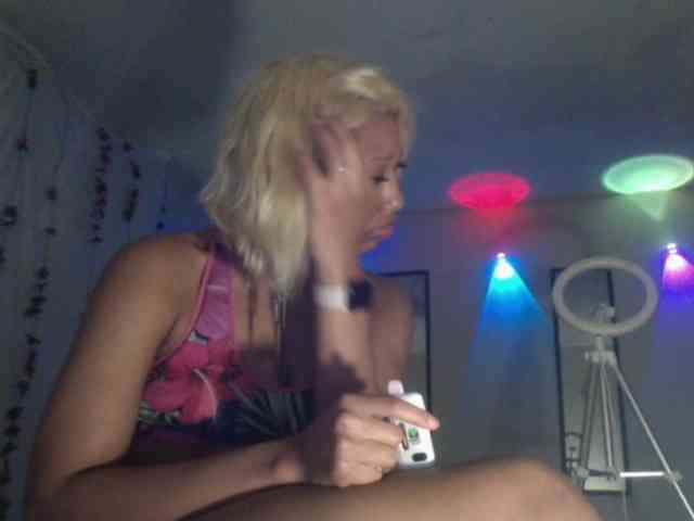 TheGirlNextDoor webcam