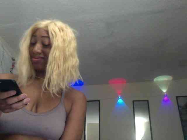 TheGirlNextDoor webcam