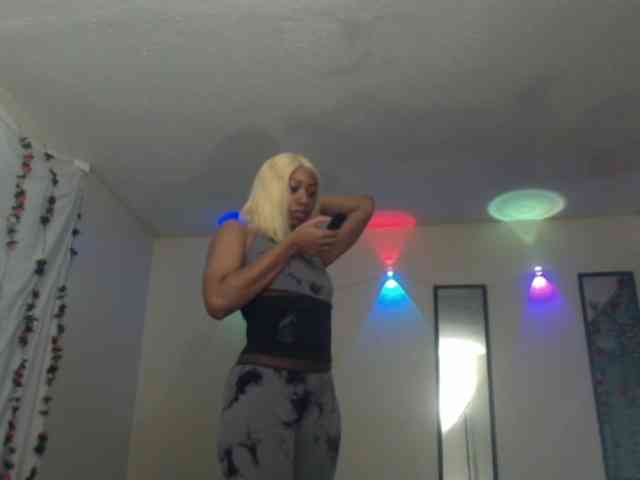 TheGirlNextDoor webcam