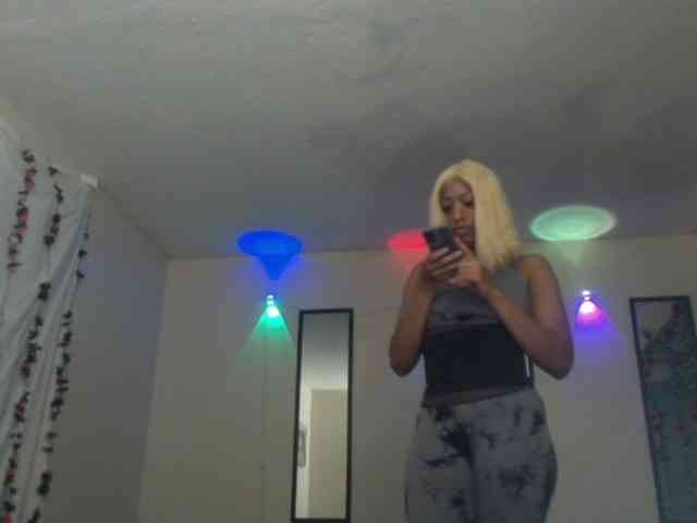 TheGirlNextDoor webcam