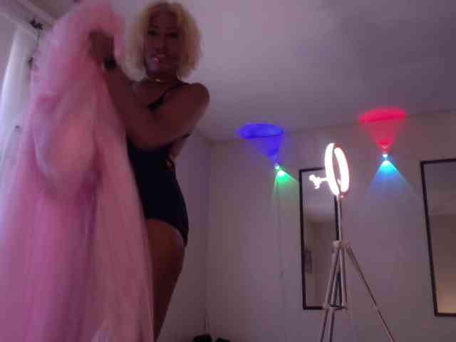 TheGirlNextDoor webcam