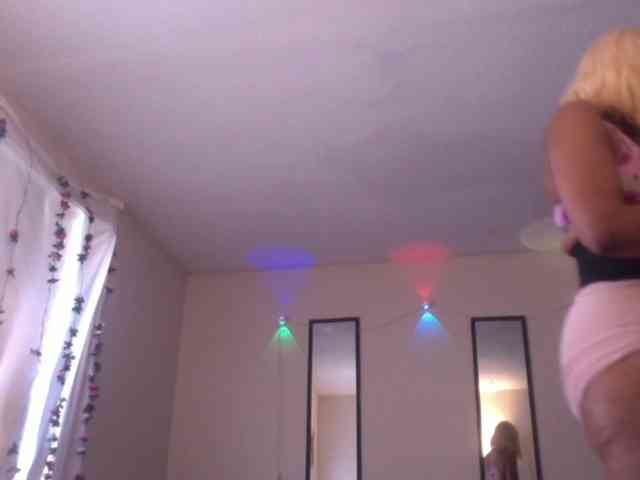 TheGirlNextDoor webcam