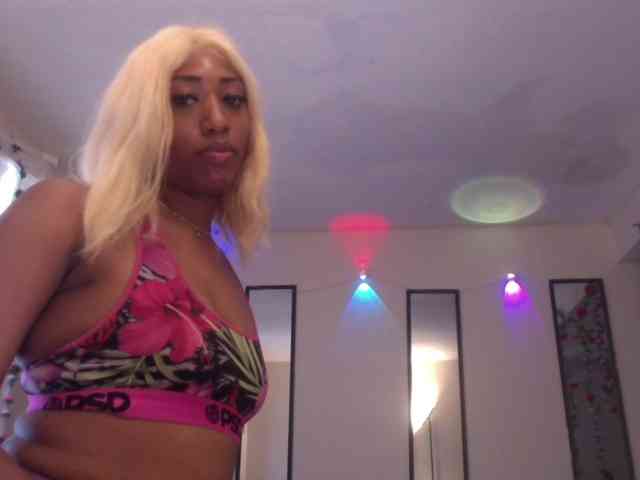 TheGirlNextDoor webcam
