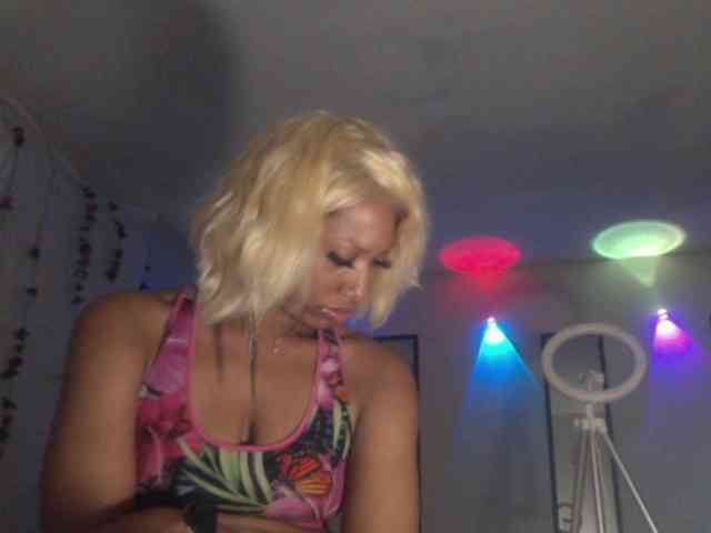 TheGirlNextDoor webcam