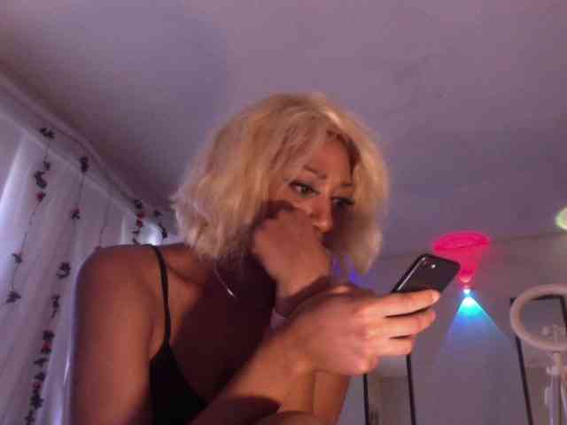TheGirlNextDoor webcam