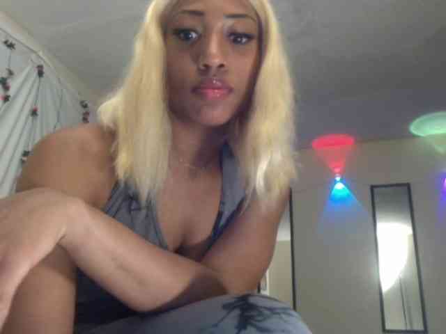 TheGirlNextDoor webcam