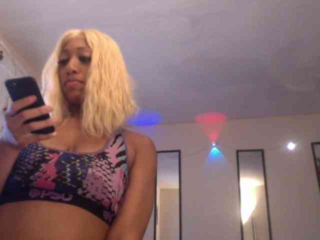 TheGirlNextDoor webcam