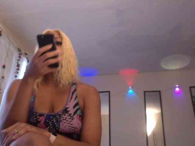 TheGirlNextDoor webcam