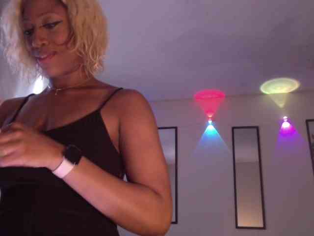 TheGirlNextDoor webcam