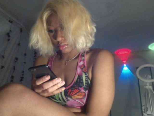 TheGirlNextDoor webcam