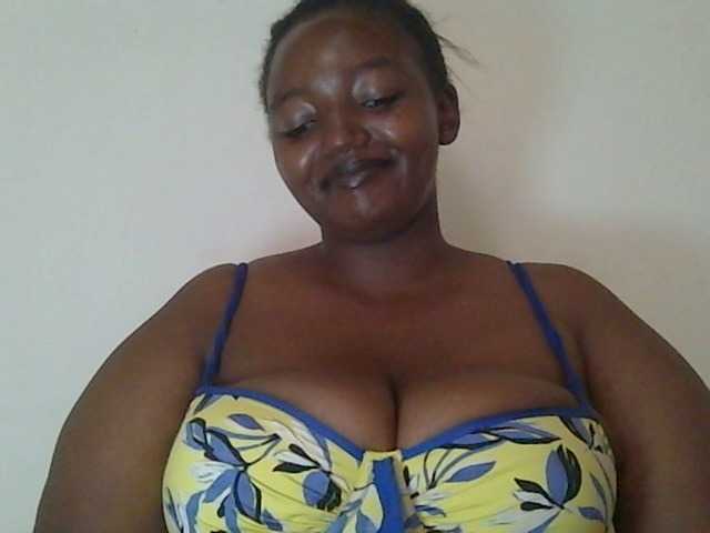 Joyiehh's BongaCams show and profile