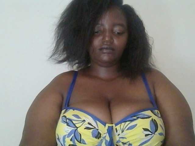 Joyiehh's BongaCams show and profile