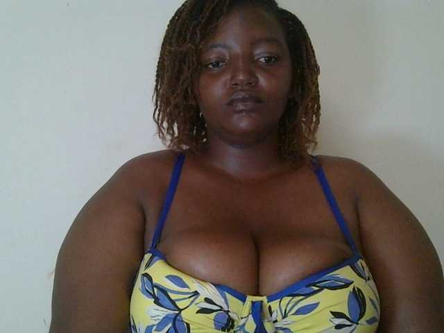 Joyiehh's BongaCams show and profile