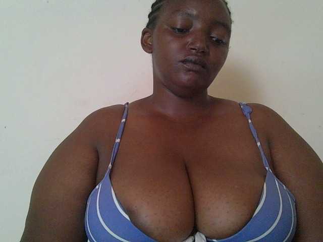 Joyiehh's BongaCams show and profile