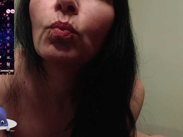 LadyMusic's BongaCams show and profile