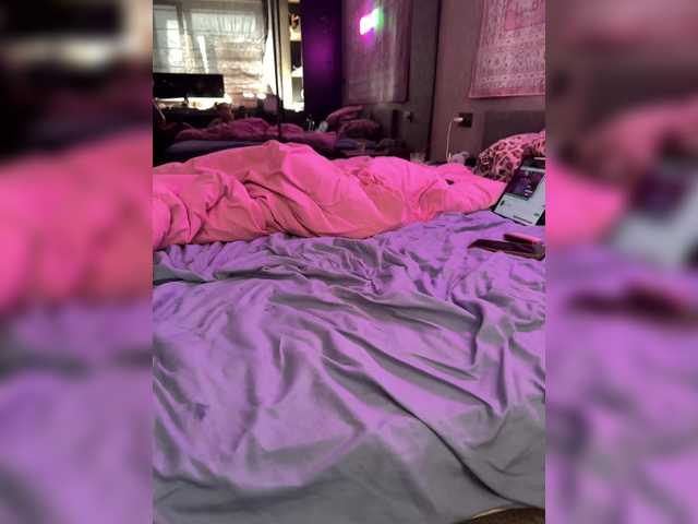 NickiMaldini's BongaCams show and profile