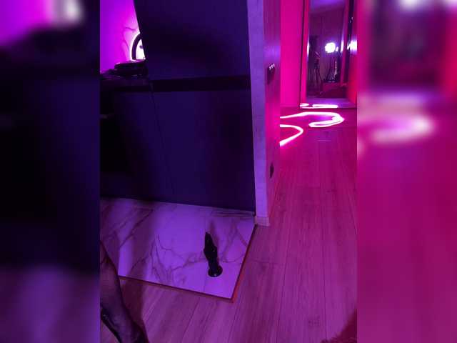 NickiMaldini – webcam model profile photo