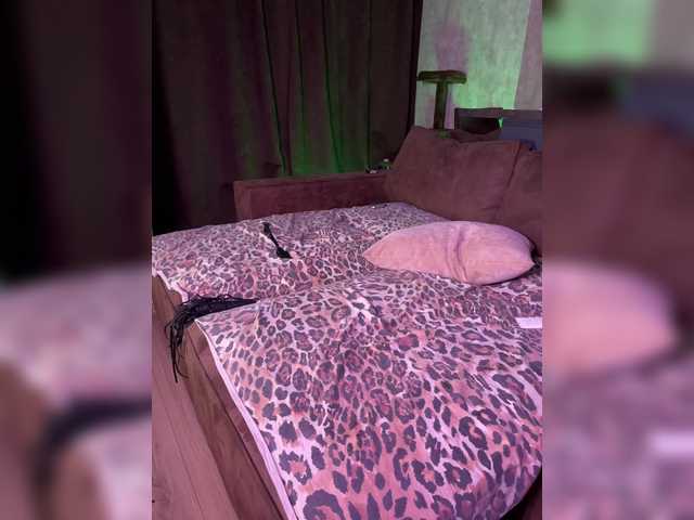 NickiMaldini's BongaCams show and profile