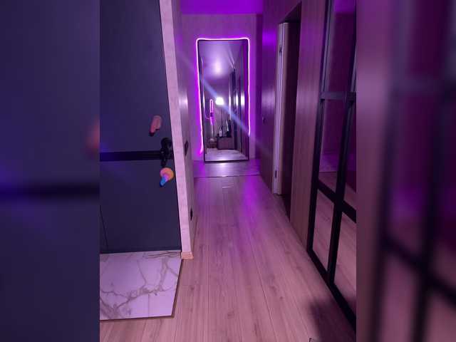 NickiMaldini's BongaCams show and profile