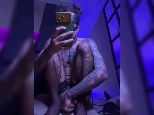 NickiMaldini NickiMaldini