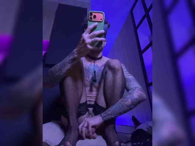 NickiMaldini NickiMaldini