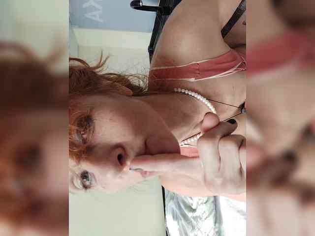 Yuliya77 webcam