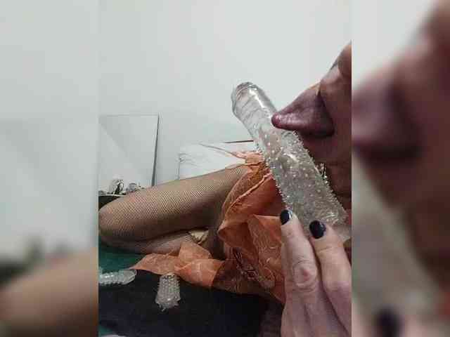 Yuliya77 webcam