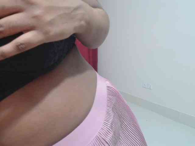 sweet-simran webcam