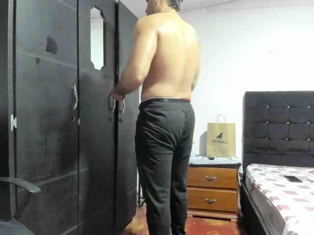 Ryan-xc Live Webcam on BongaCams