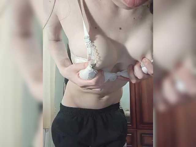 Kissa-is-klassa-a's BongaCams show and profile