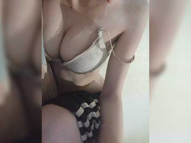 Kissa-is-klassa-a's BongaCams show and profile