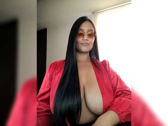 Emeraldgem's BongaCams show and profile