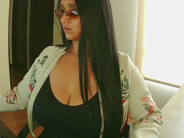 Emeraldgem's BongaCams show and profile