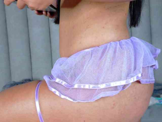 nude webcam chatroom EmmaSwan