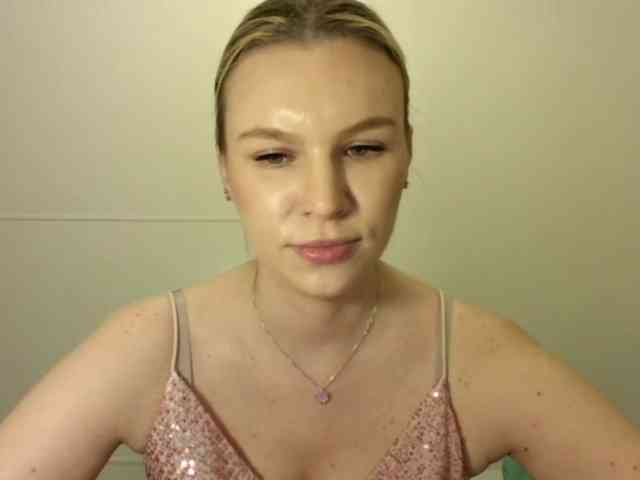 SadieCute webcam
