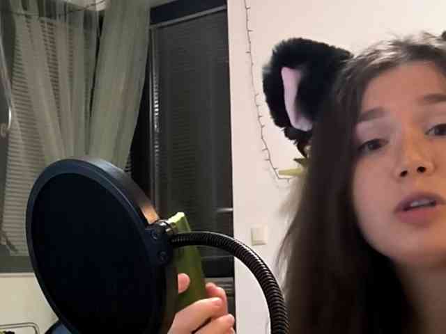 LianaTeacher webcam