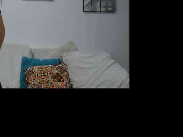 Zara--rouse webcam